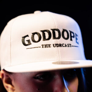 WHITE GODDOPE HAT