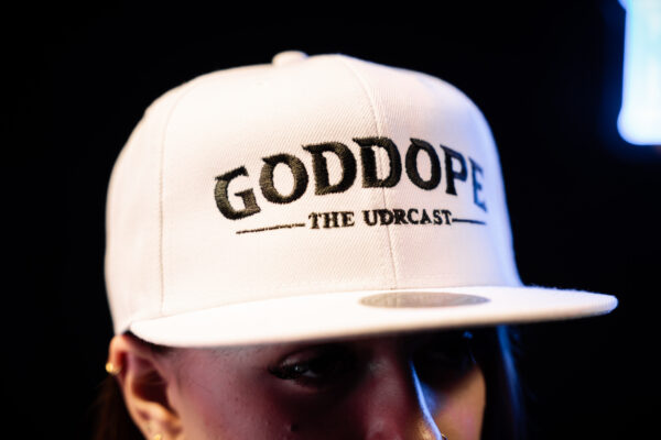 WHITE GODDOPE HAT
