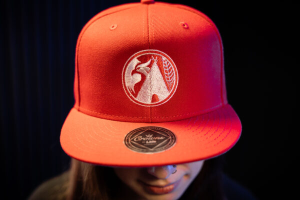 RED BILLWARDLIFE HAT - WHITE ICON